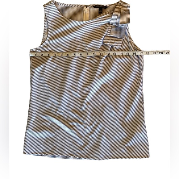 Banana Republic Blue & White Striped Blouse Top. Size XS Great Condition! - Picture 7 of 9